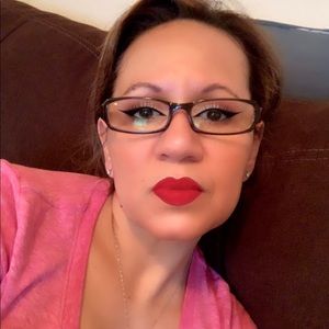 Meet your Posher, Iris